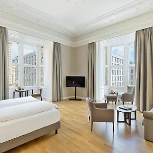 Rathauspark Wien, A Member Of Radisson Individuals **** Bécs