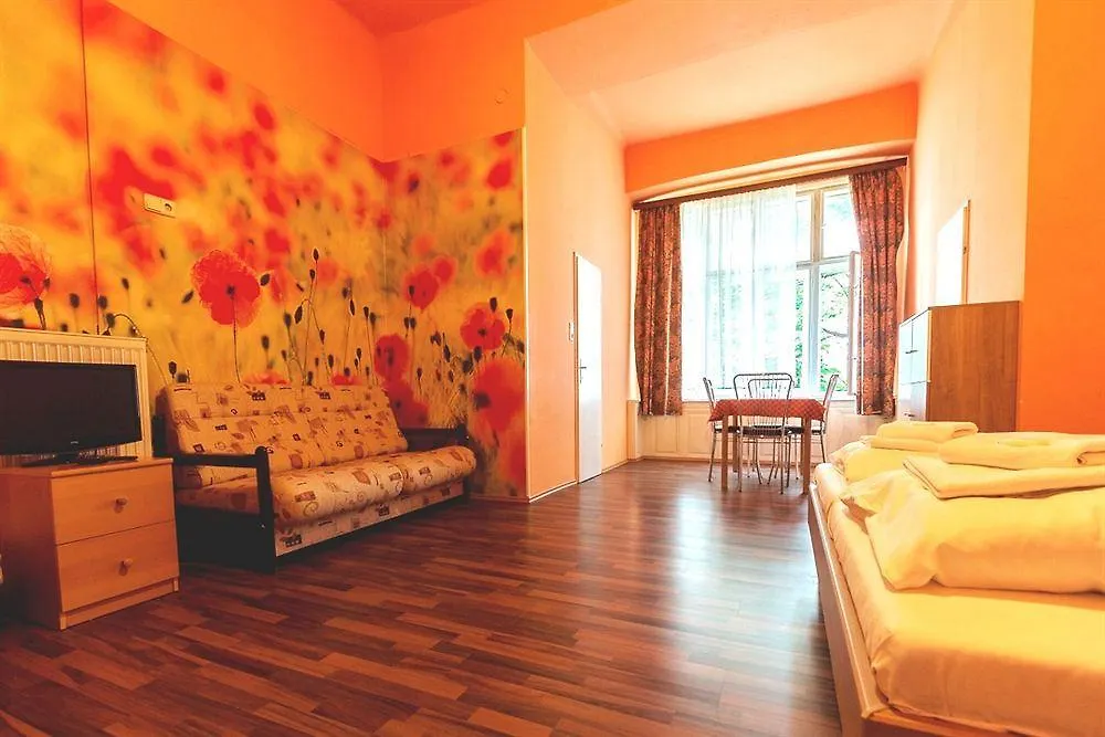 Pension Madara Vienna Hotel