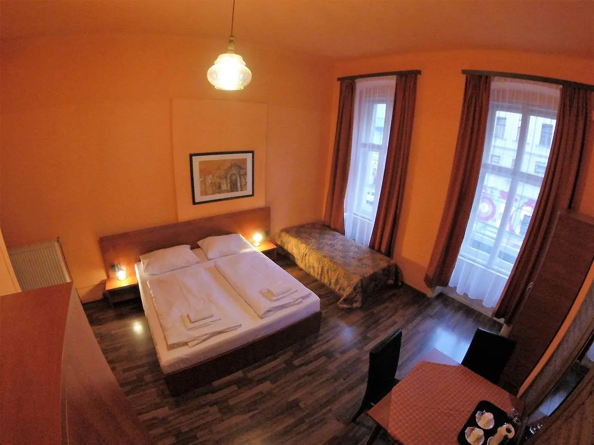 Pension Madara Vienna 2*,