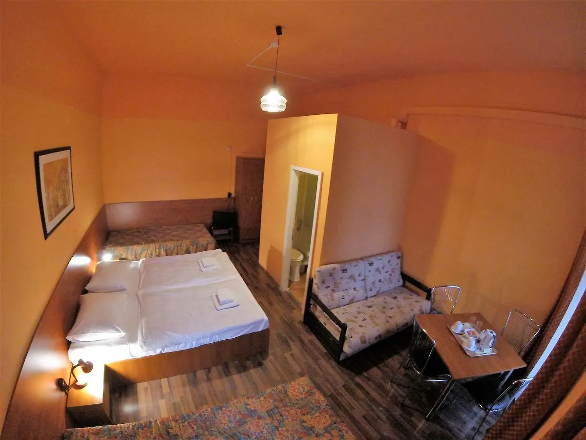 Pension Madara Vienna Hotel