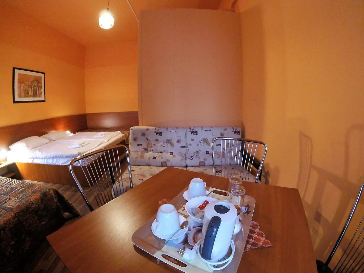 Pension Madara Vienna Hotel
