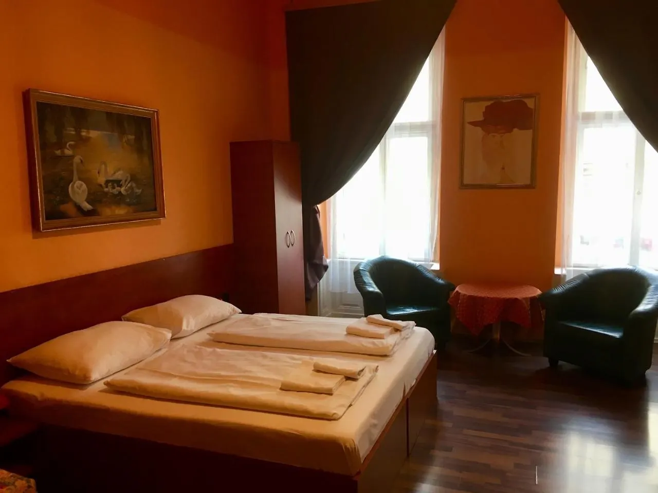 Hotel Pension Madara Vienna