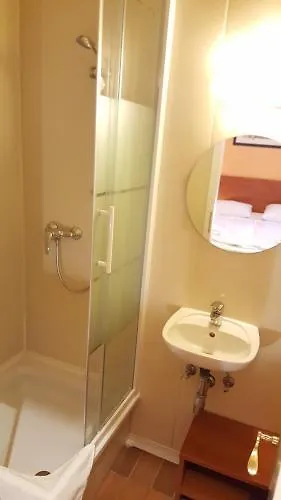 Pension Madara Vienna Hotel